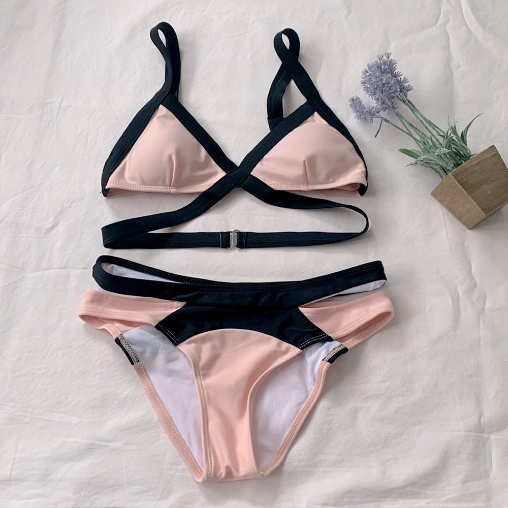 NWOT Bikini top and bottom, pink/peach/black, size M